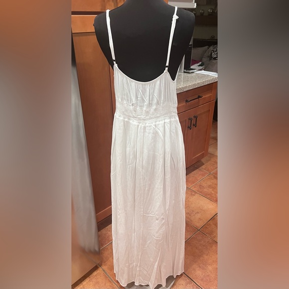 West Kei Maxi Dress -White- Adjustable spaghetti straps-sleeveless- X-Large - Picture 3 of 5